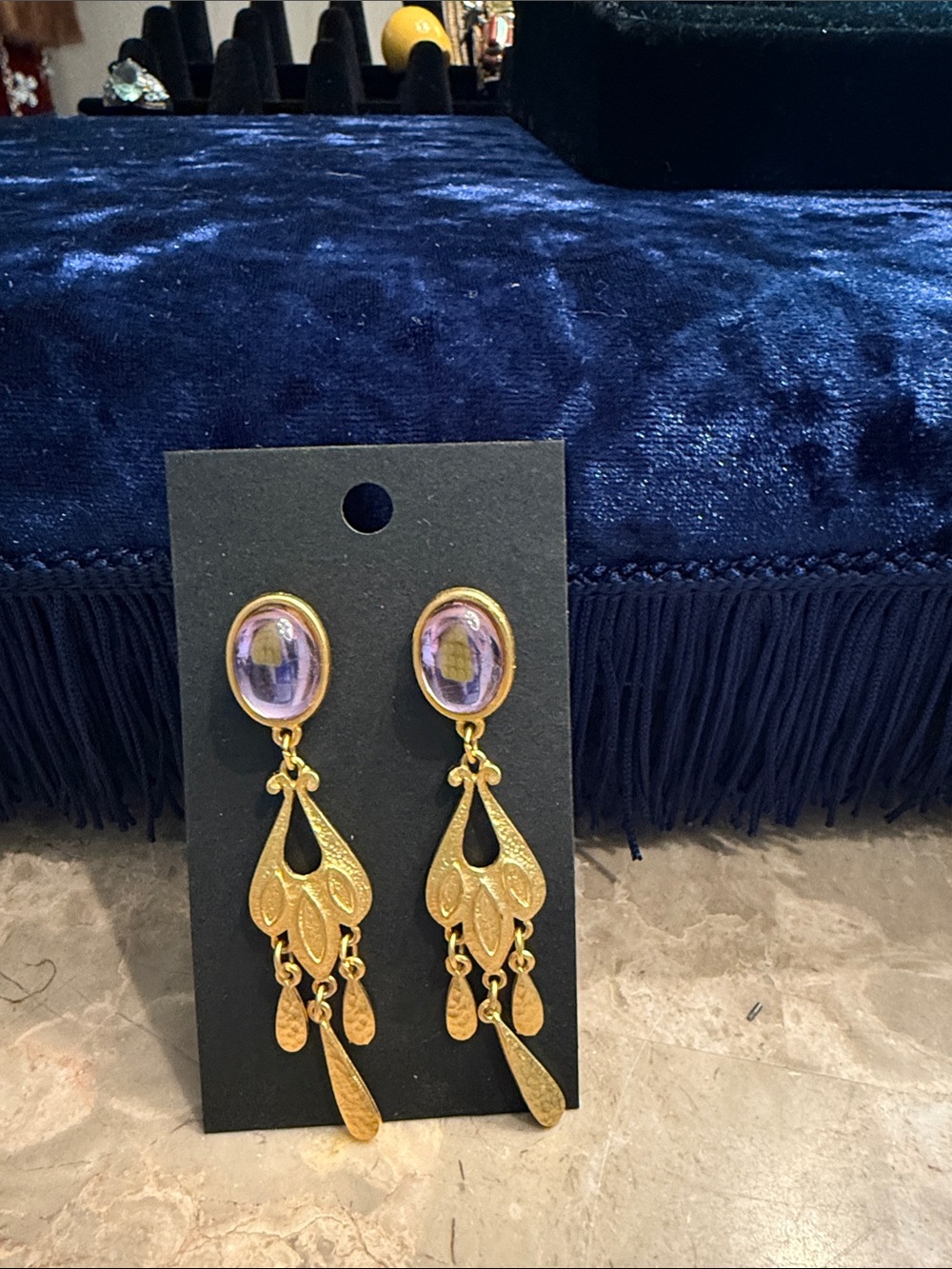NWOT Gorgeous, purple stone and gold tone chandelier earrings pierced